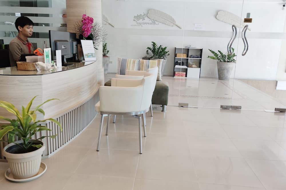 Receptionist