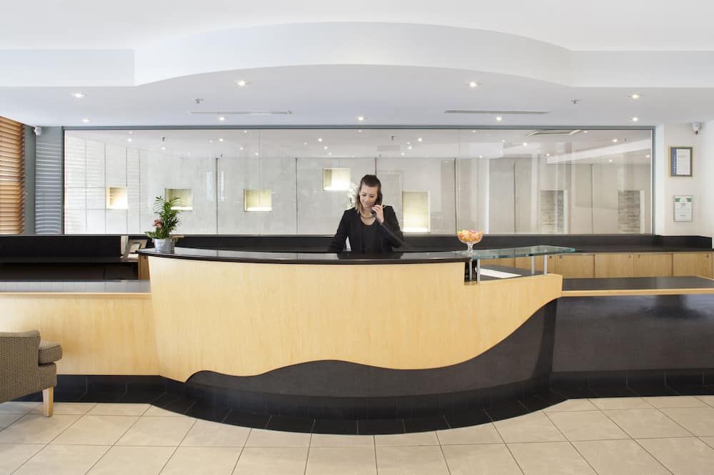 Receptionist