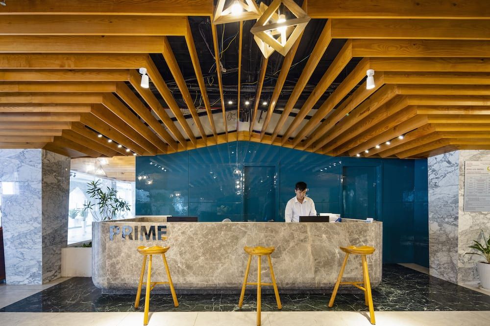 Receptionist
