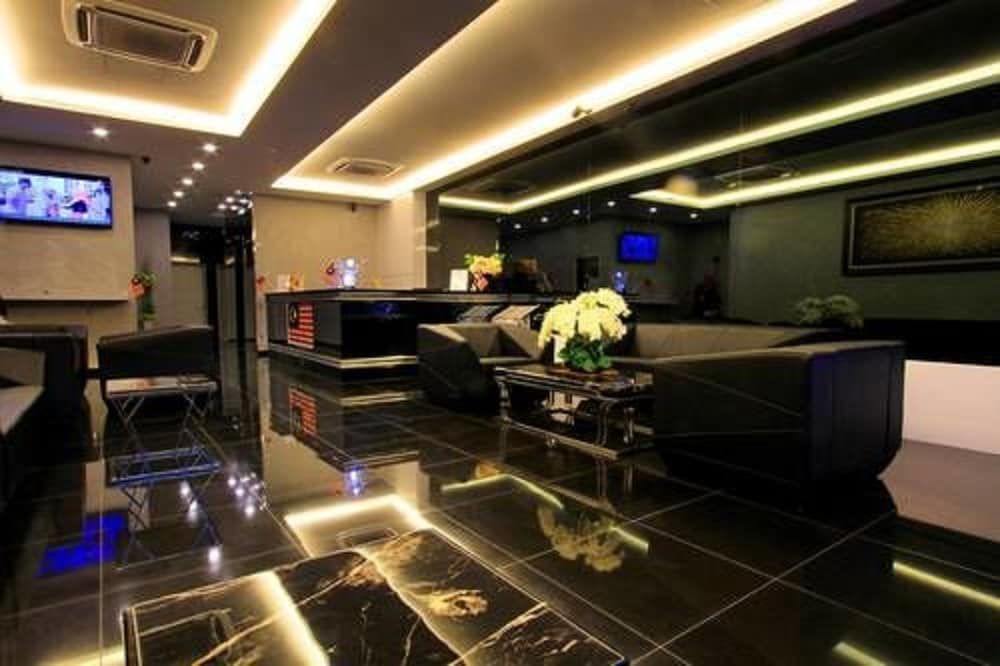 Receptionist