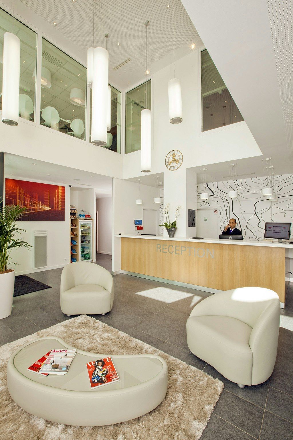 Receptionist
