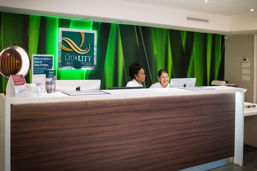 Receptionist