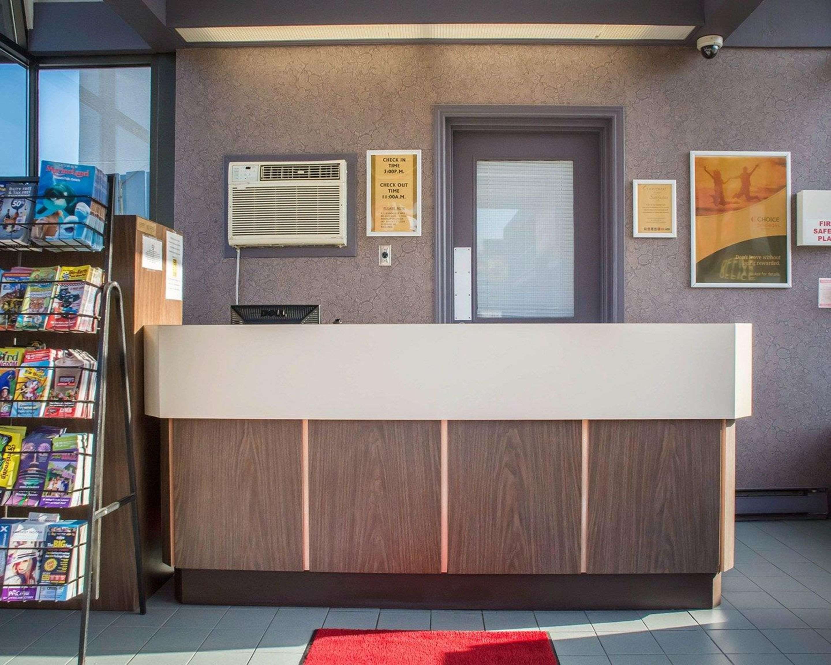 Receptionist