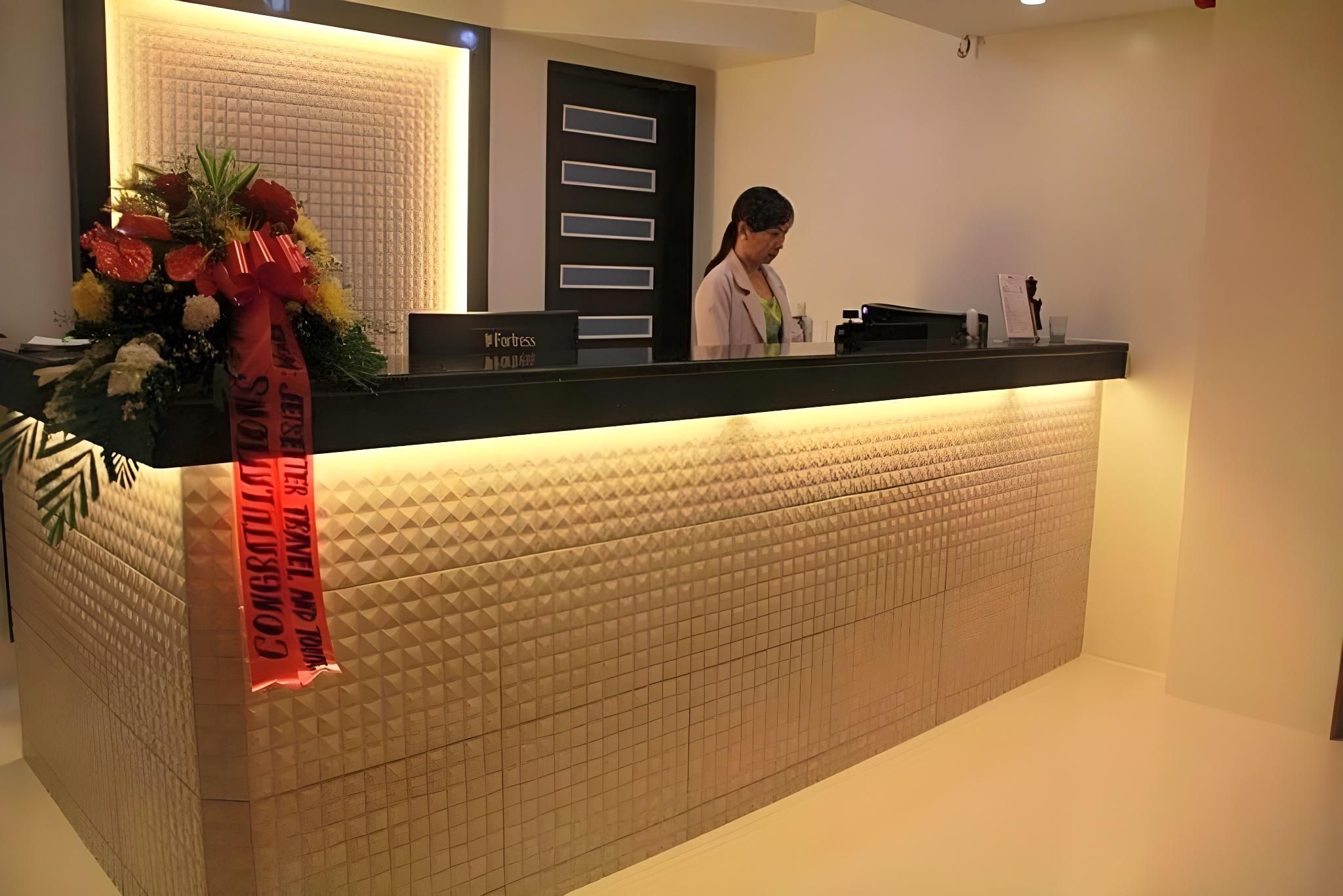 Receptionist