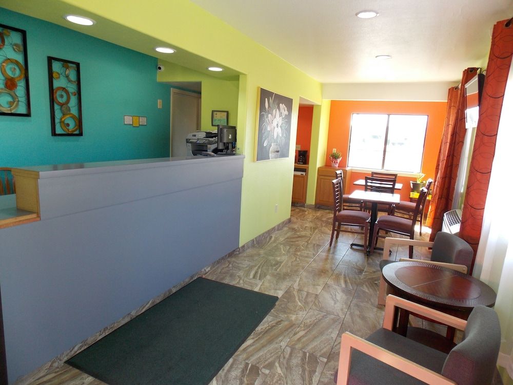 Receptionist