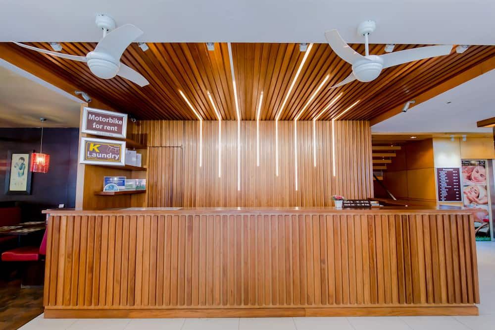Receptionist