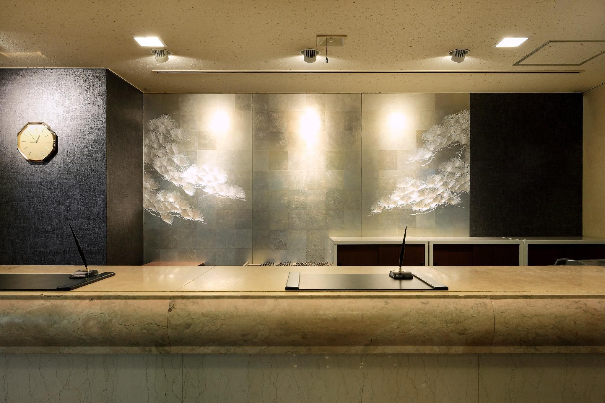 Receptionist