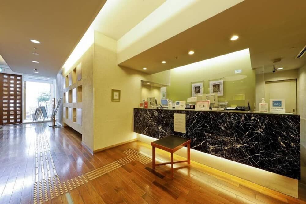 Receptionist