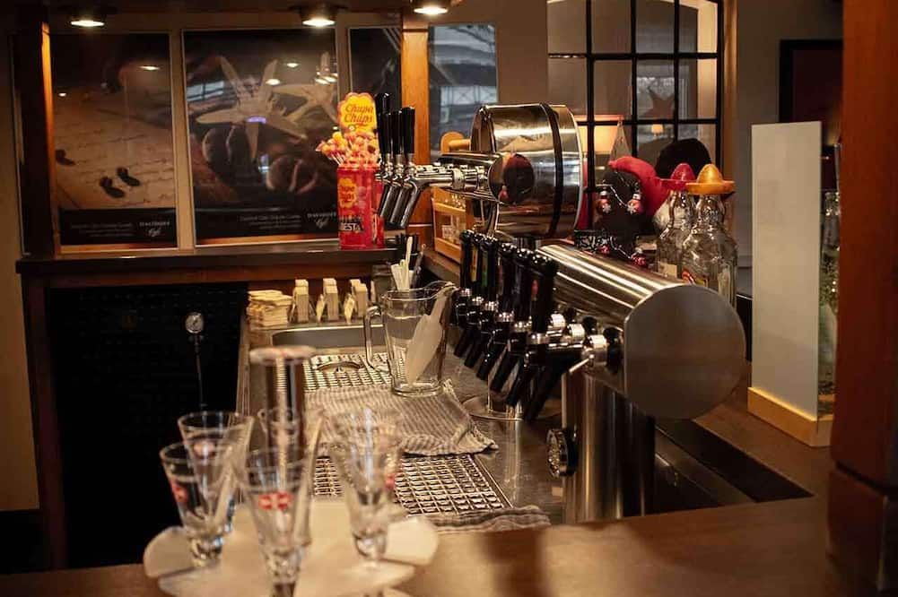 Bar