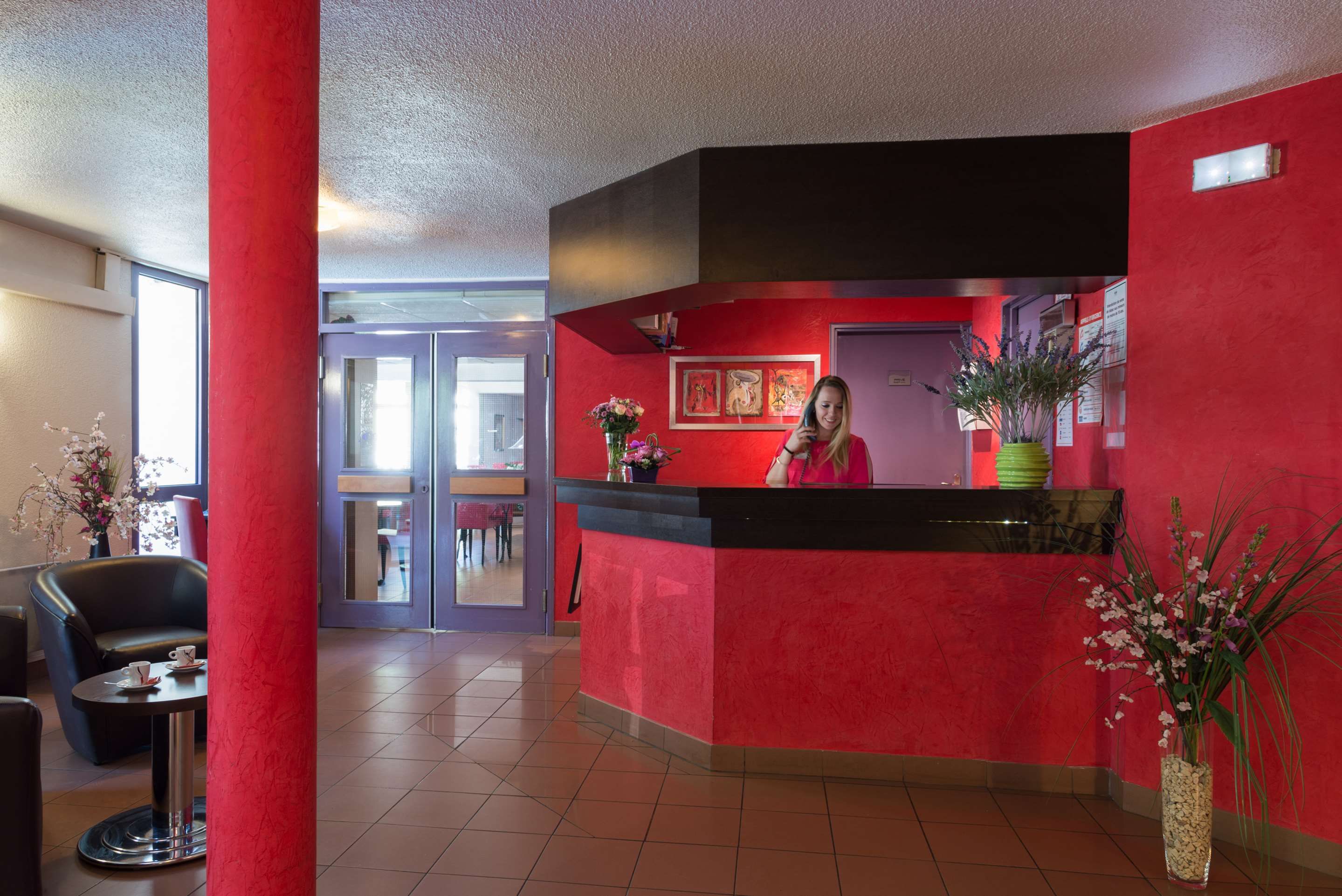 Receptionist