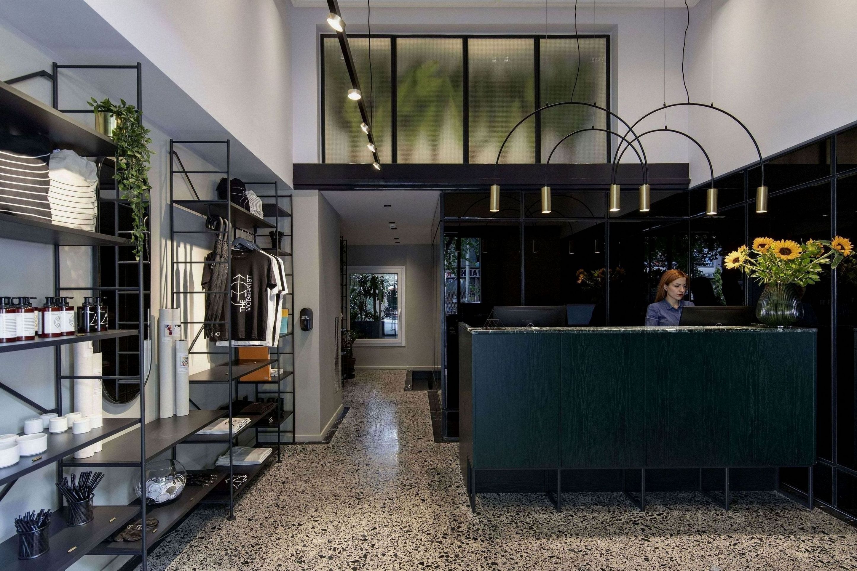 Receptionist