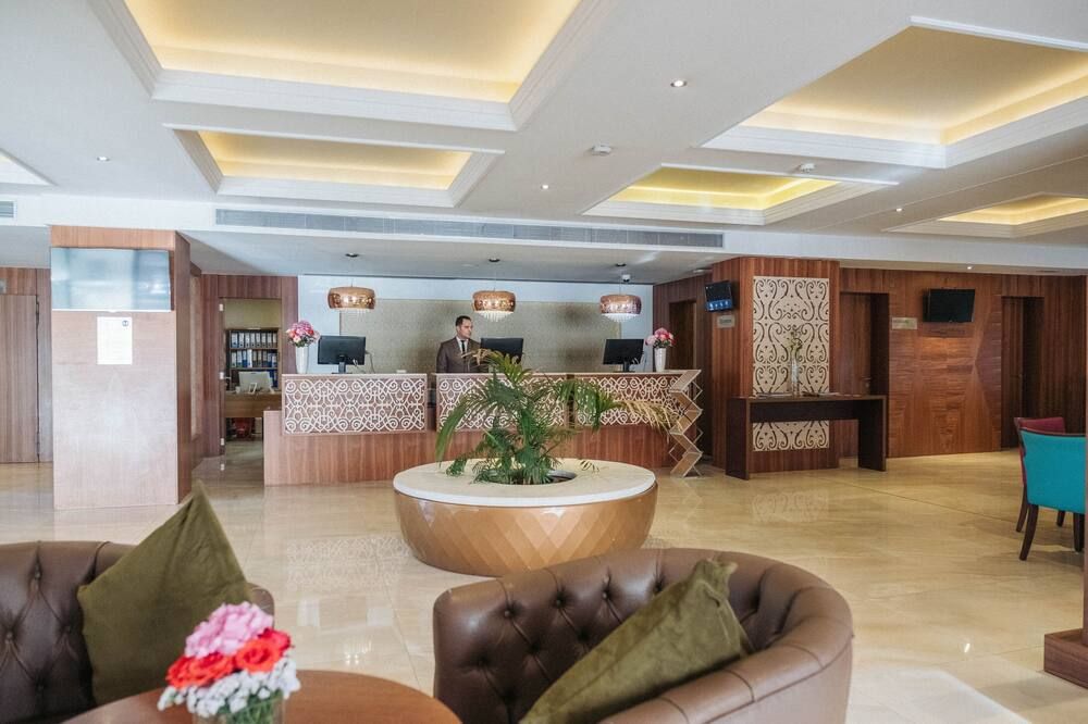 Receptionist
