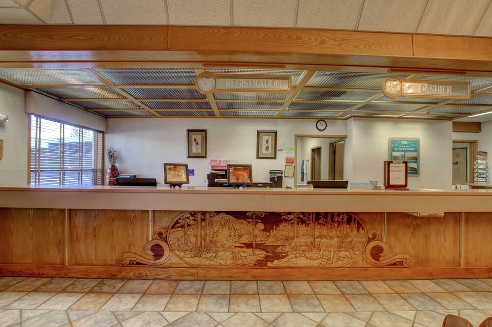 Receptionist