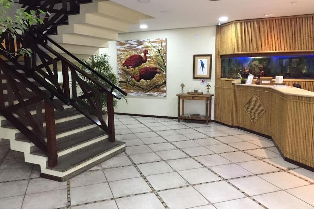 Receptionist