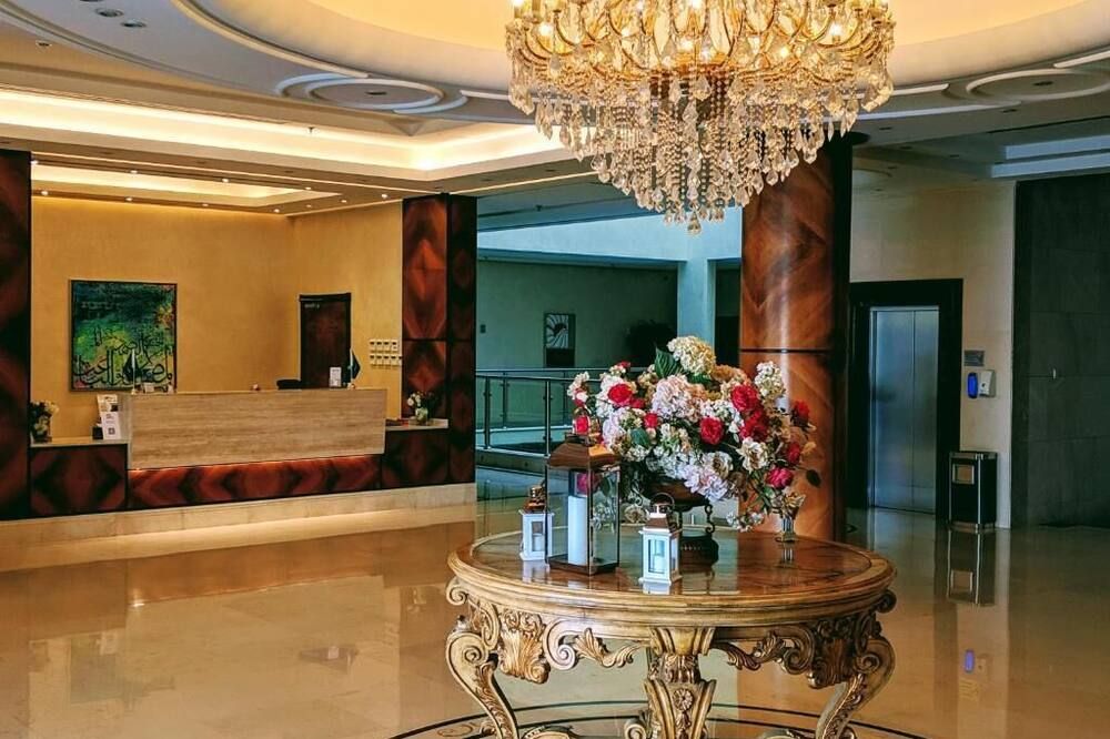 Receptionist