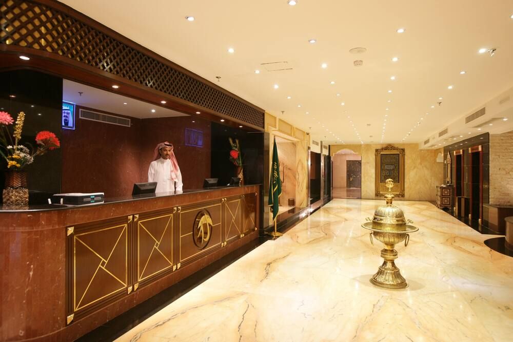 Receptionist