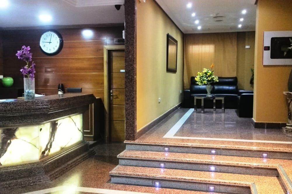 Receptionist