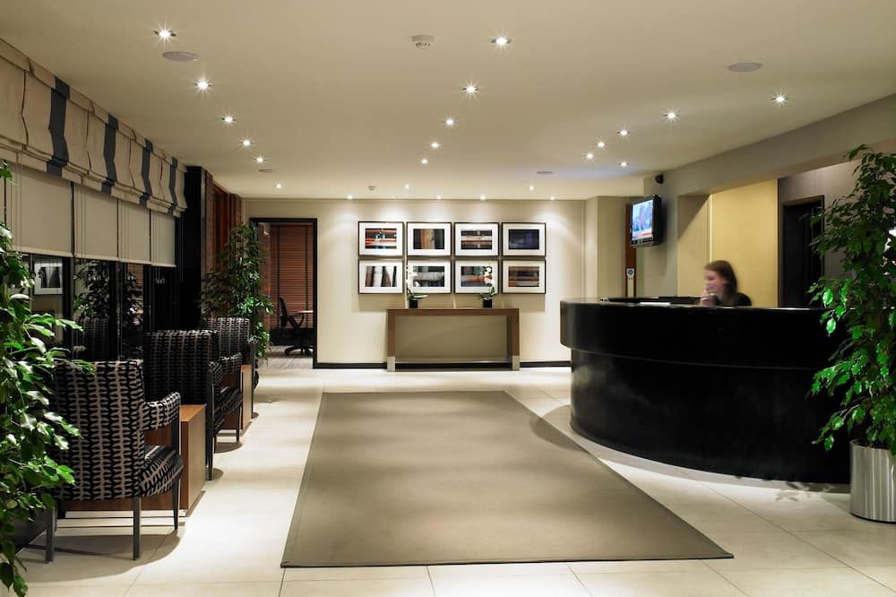 Receptionist