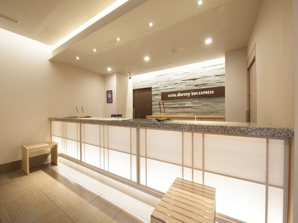 Receptionist