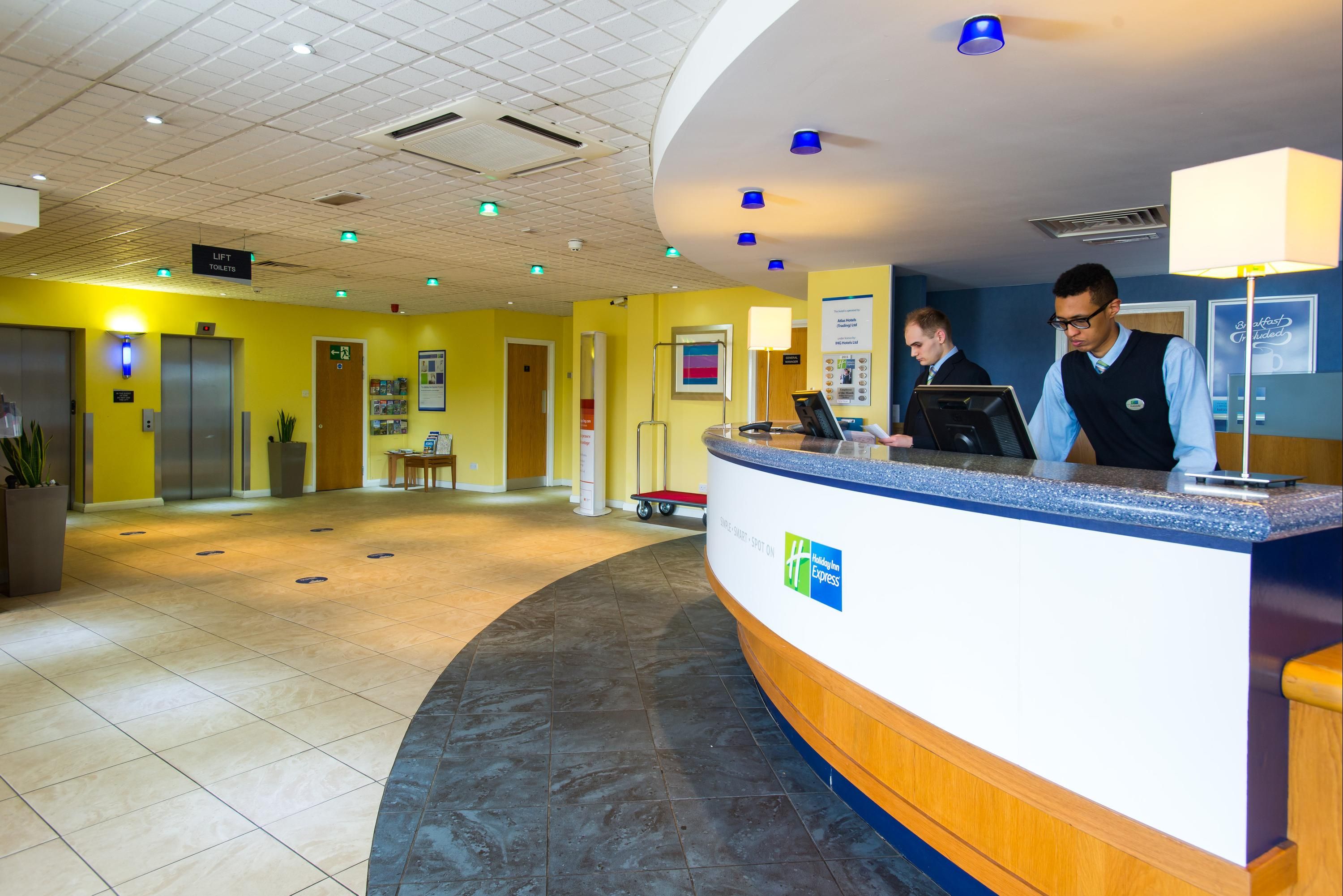 Receptionist