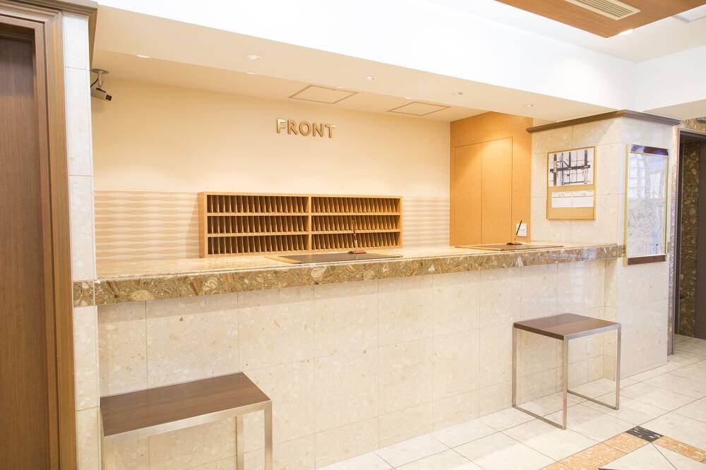 Receptionist