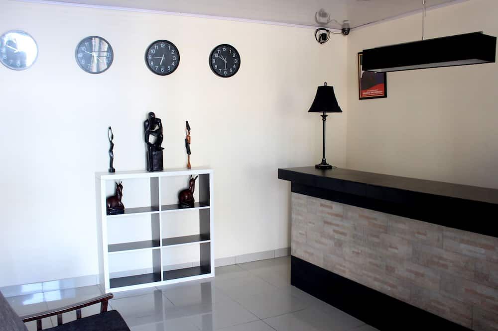 Receptionist