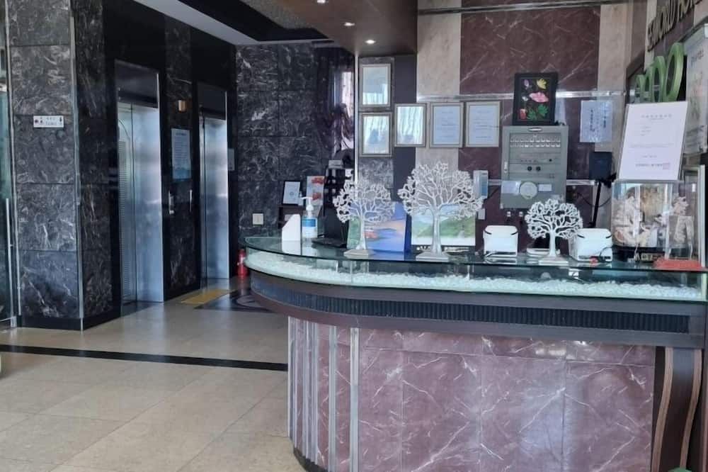 Receptionist