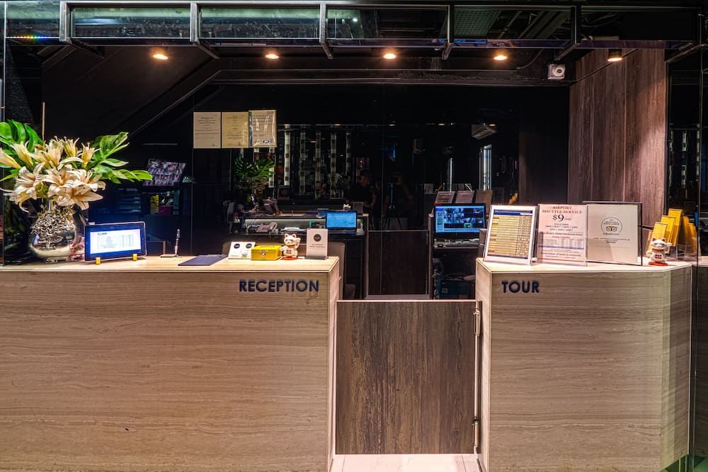 Receptionist