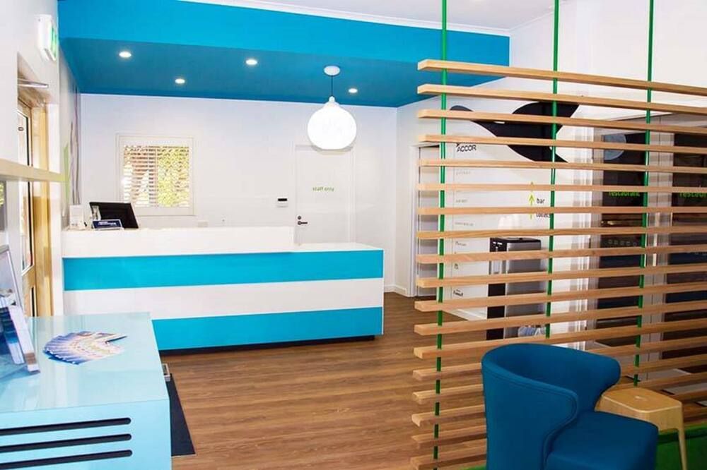 Receptionist