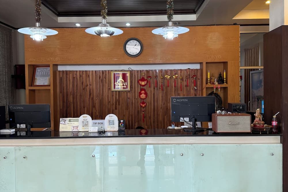 Receptionist