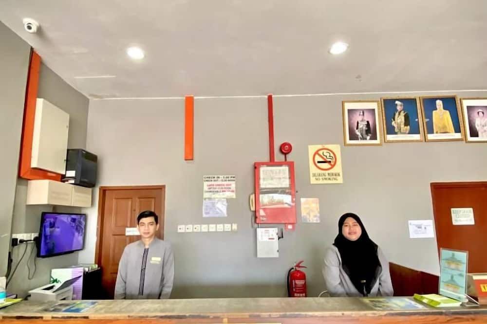 Receptionist