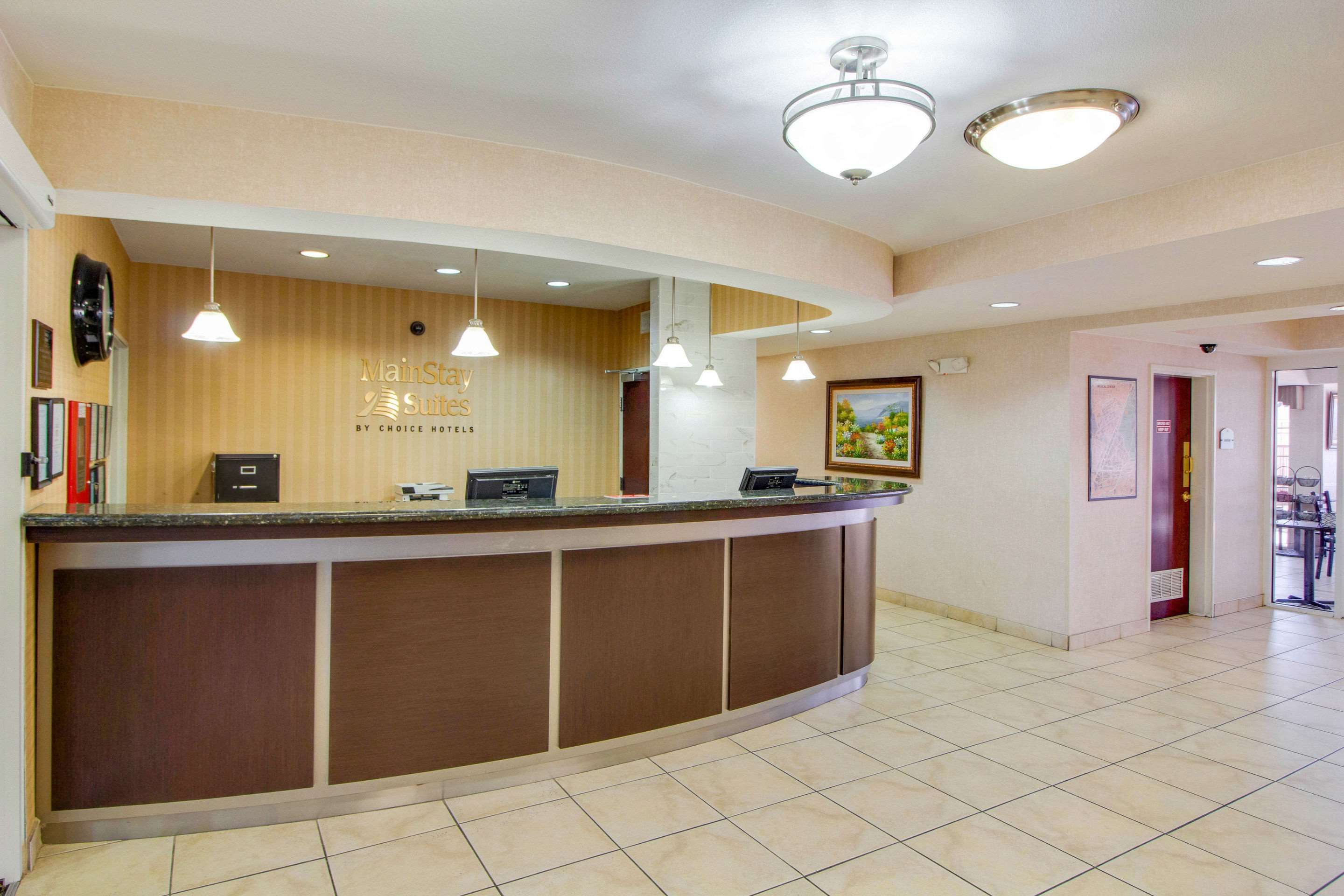 Receptionist