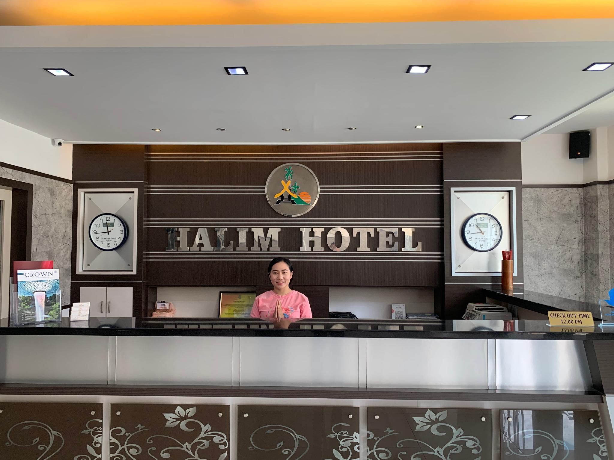 Receptionist