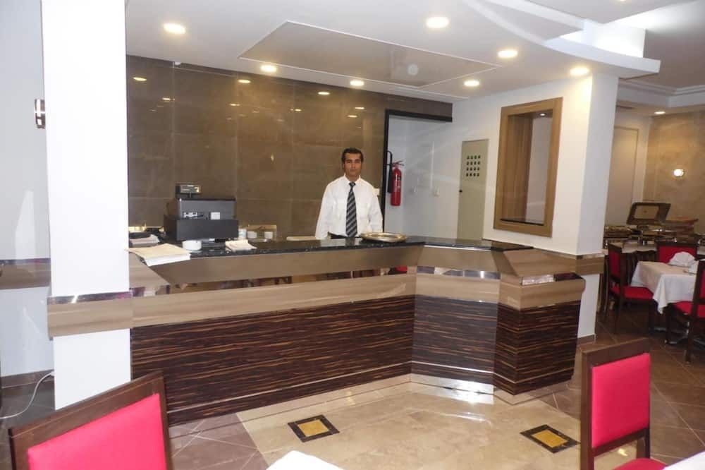 Receptionist