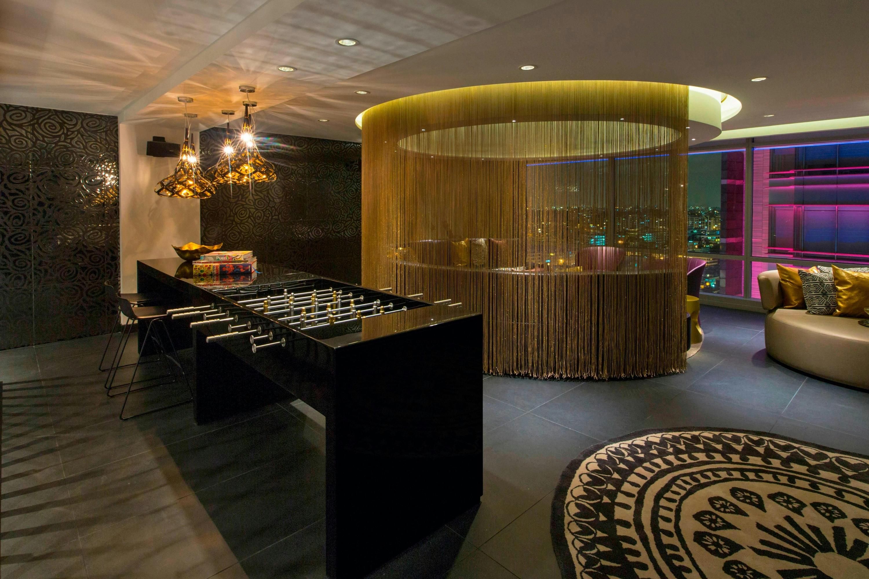 Receptionist