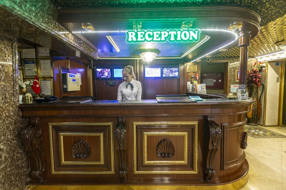 Receptionist