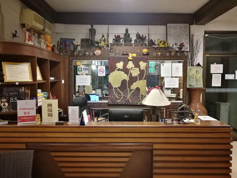Receptionist