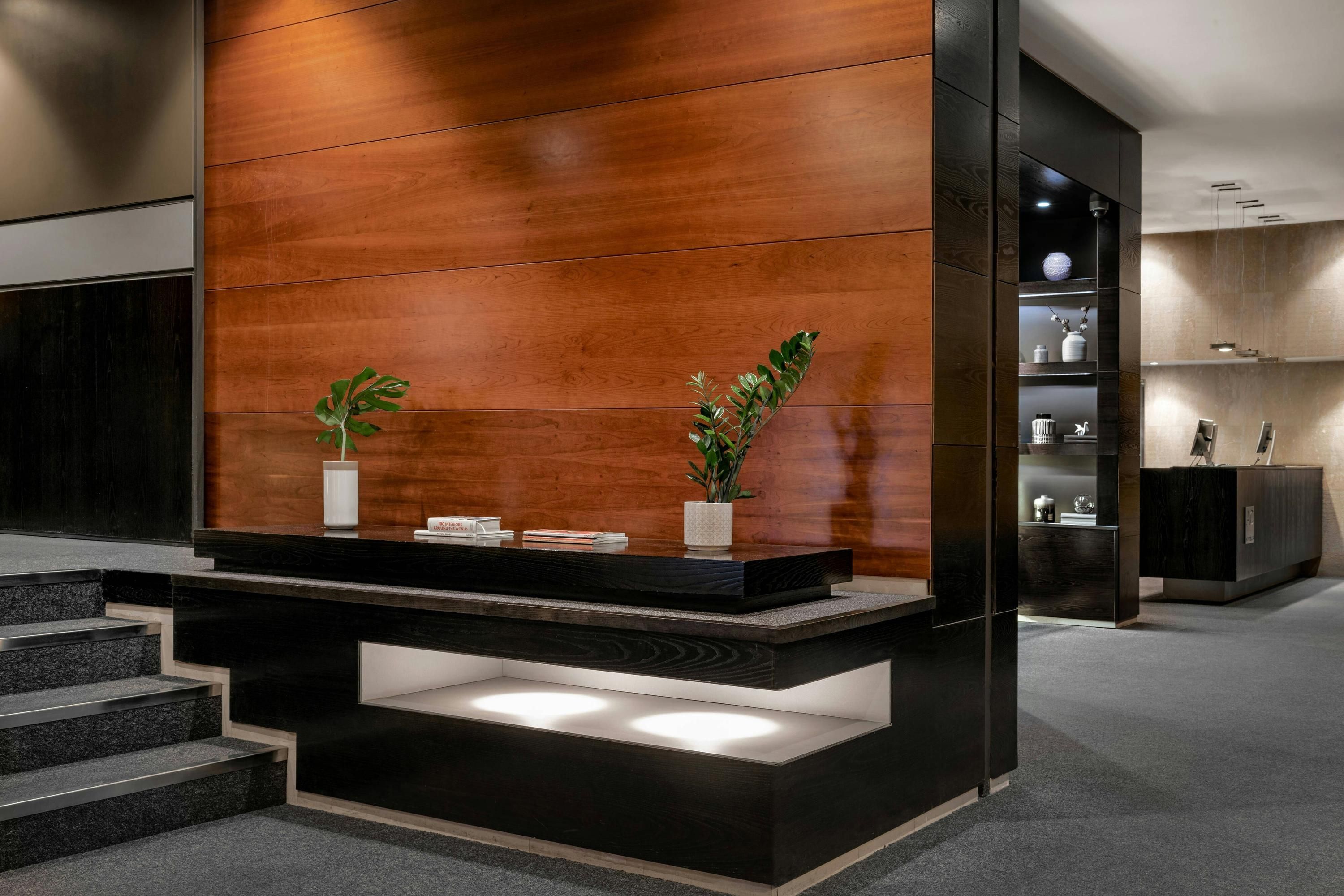 Receptionist