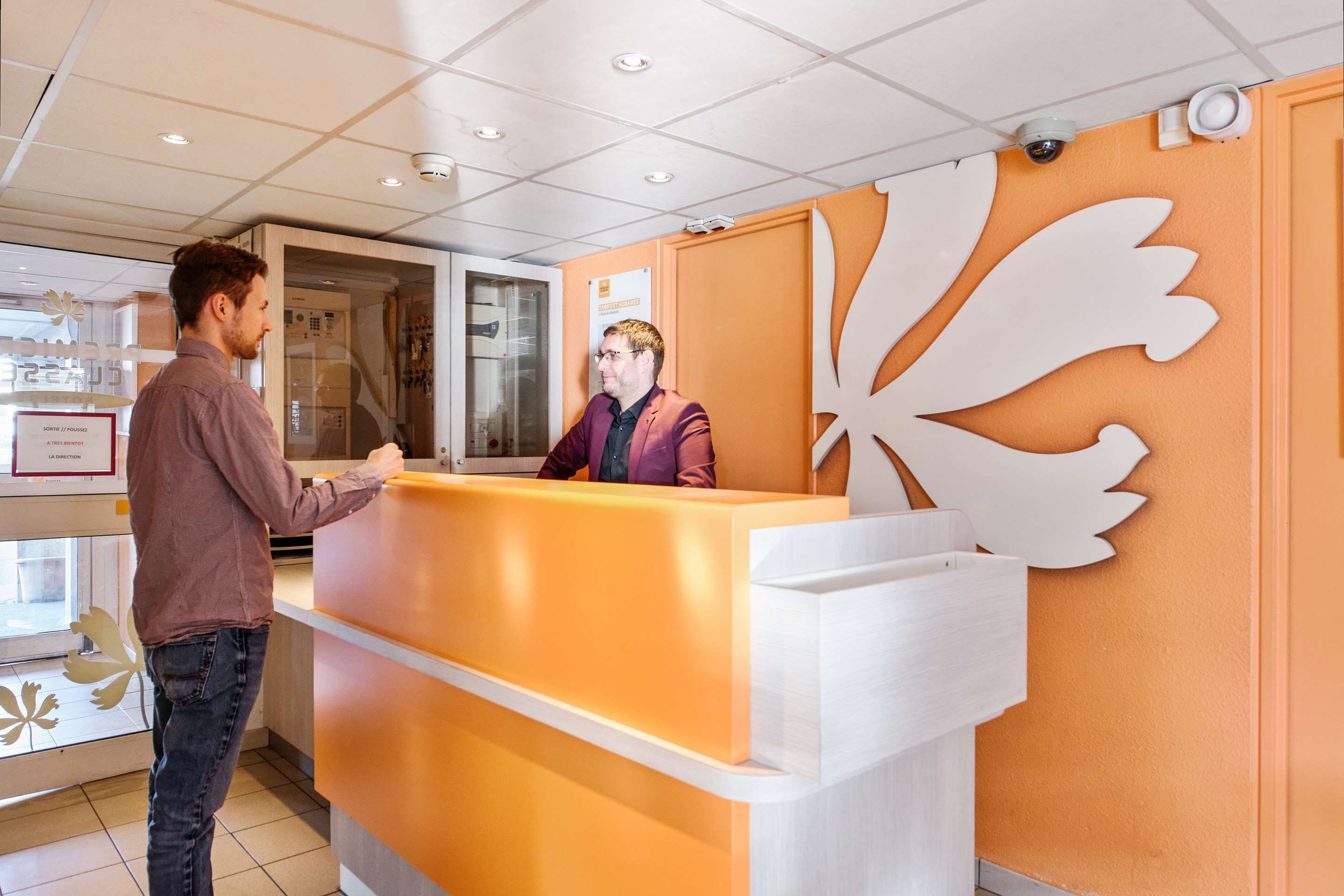 Receptionist