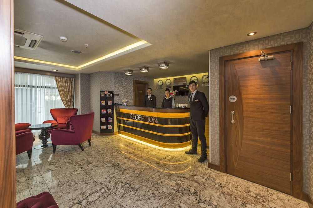 Receptionist