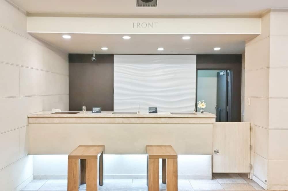 Receptionist