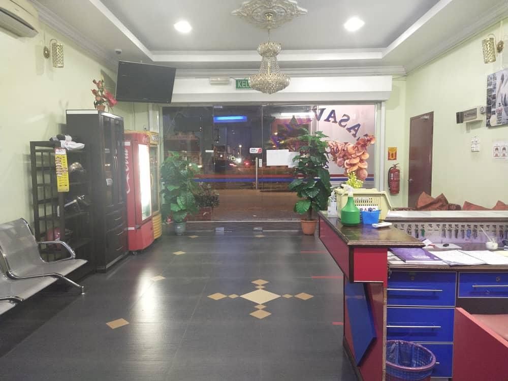 Receptionist