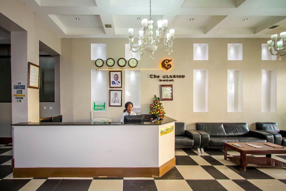 Receptionist