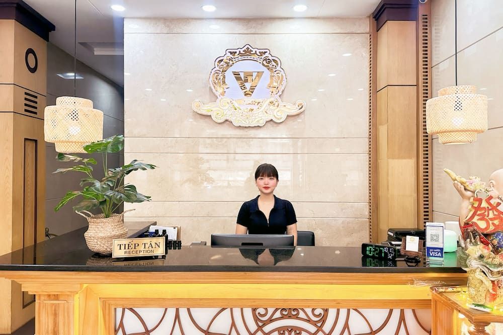 Receptionist