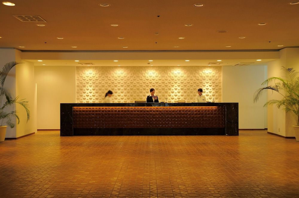 Receptionist