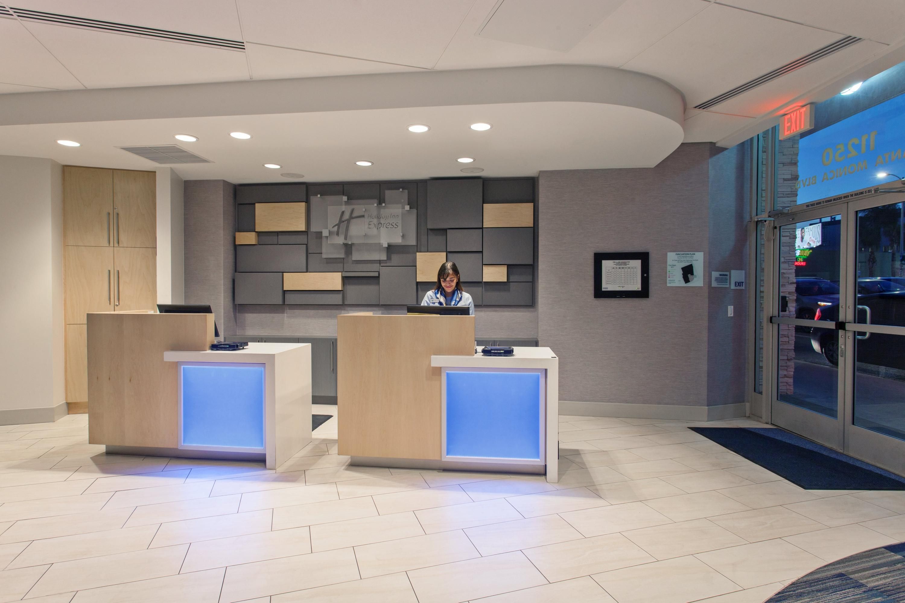 Receptionist