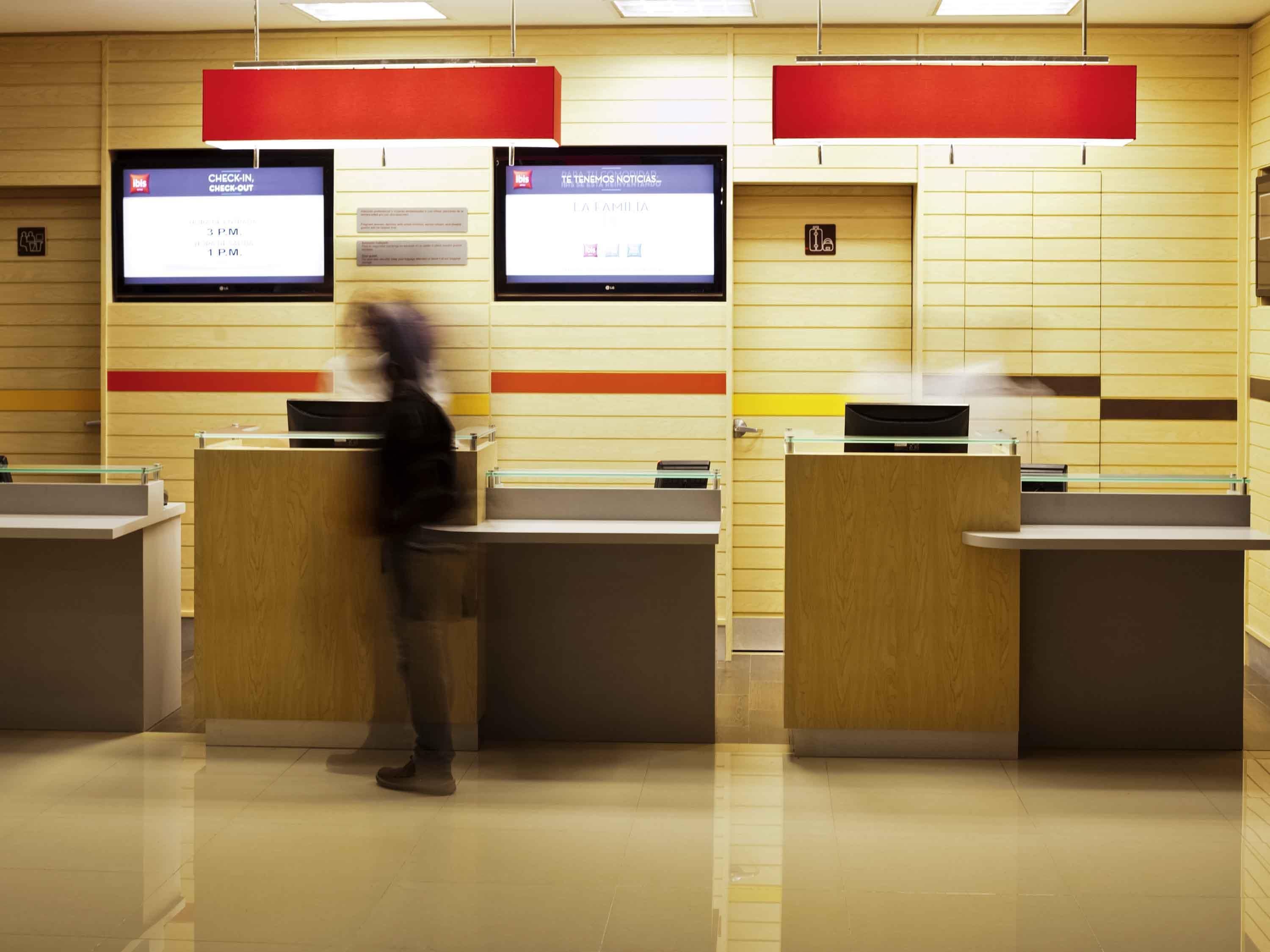 Receptionist