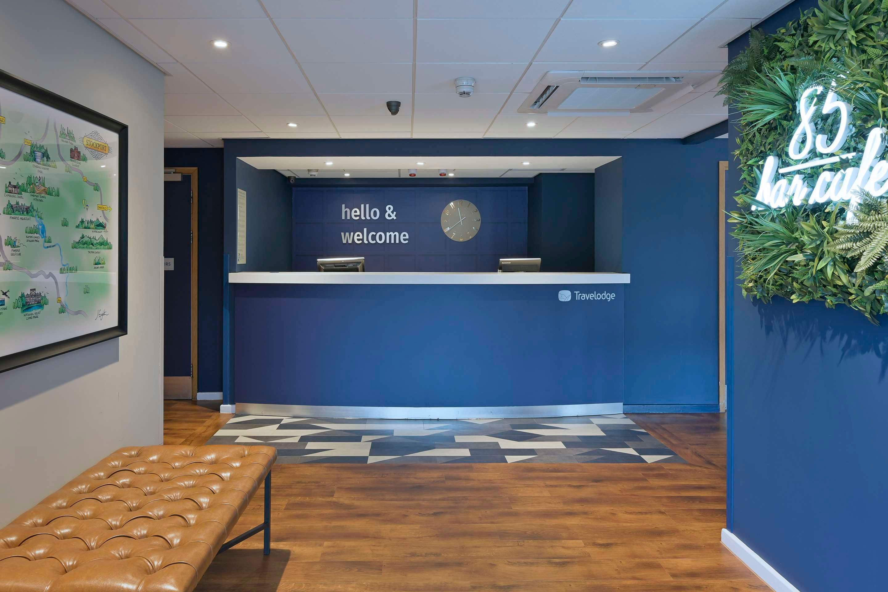 Receptionist