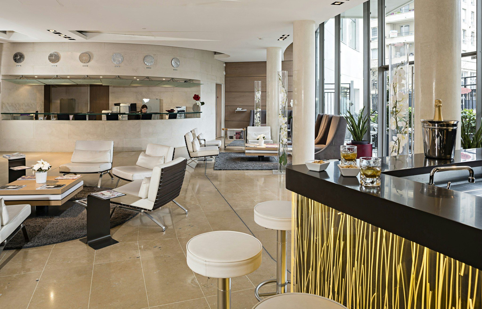 Receptionist
