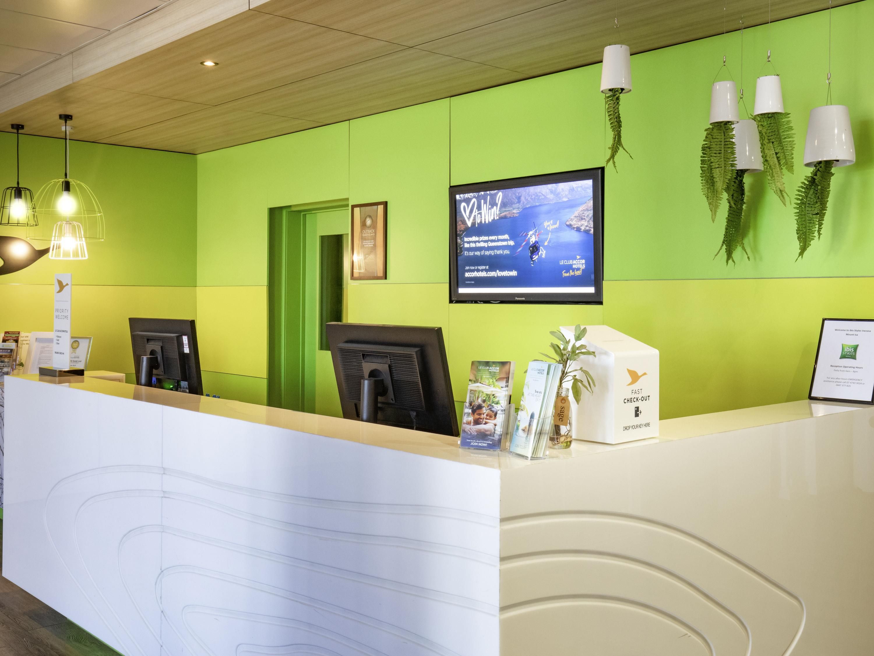 Receptionist